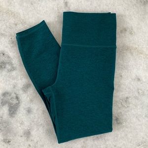 Vuori Legging.  Size Small.  Heathered Forest/ Jade.